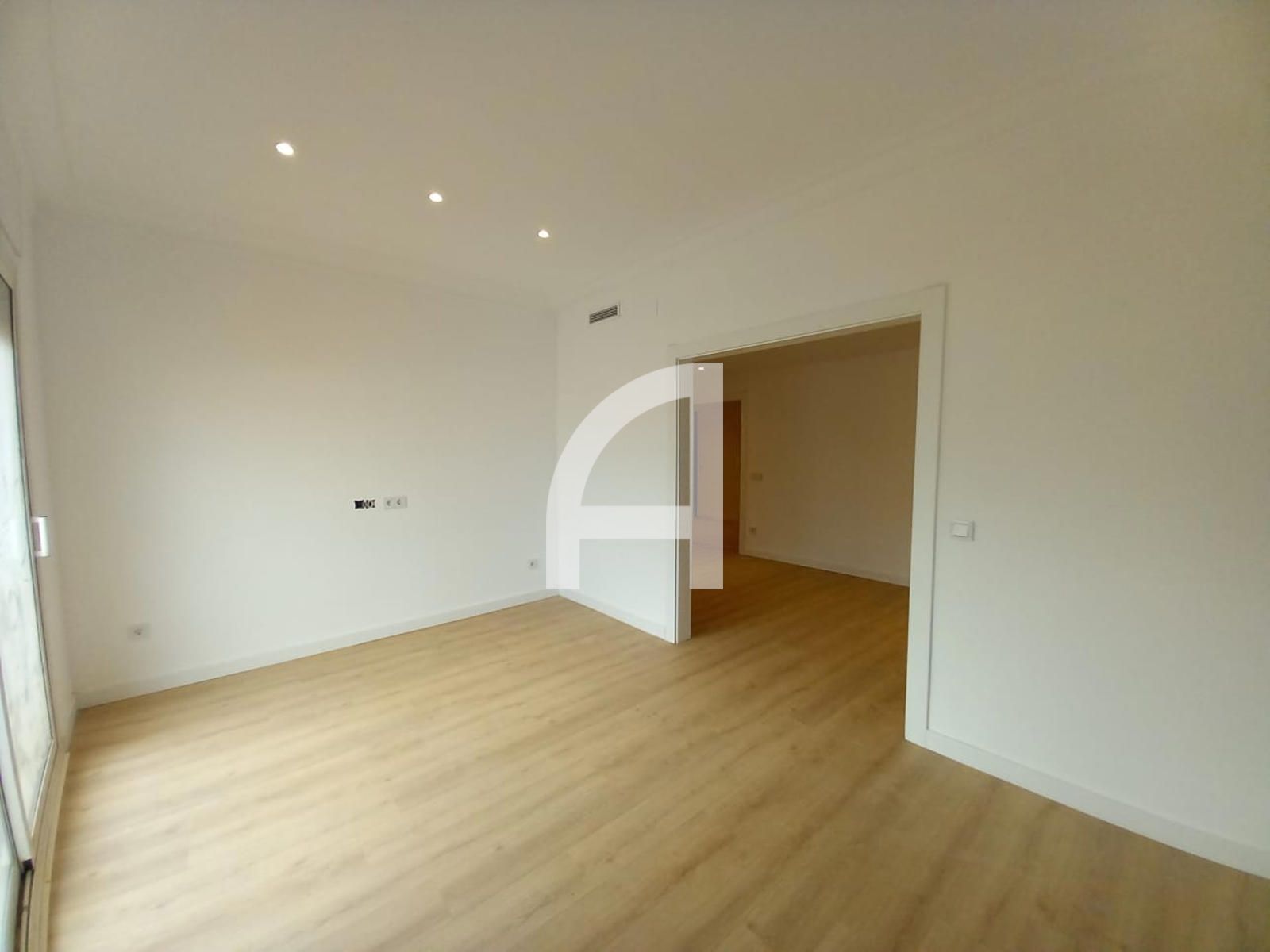 Piso de alquiler en  Barcelona Capital con Aire acondicionado, Calefacción y Parquet