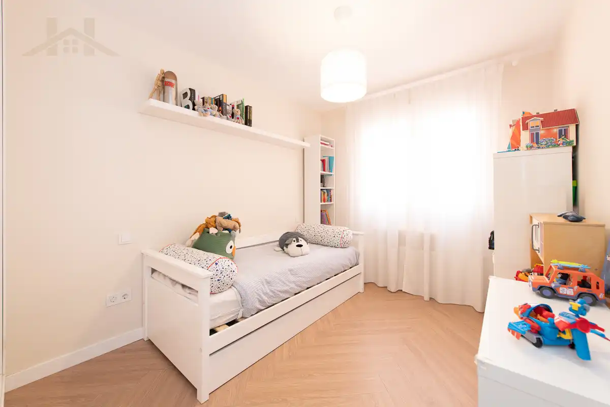 Habitación de Piso en venta en Alcobendas con Calefacción, Terraza y Trastero