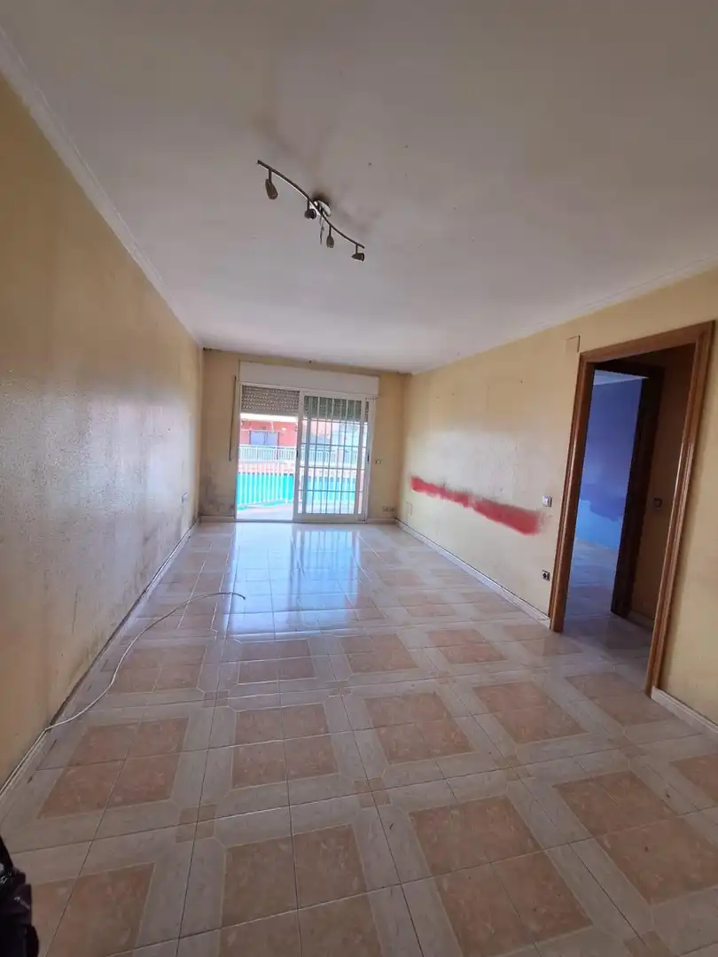 Sala d'estar de Pis en venda en Ripollet amb Calefacció, Terrassa i Balcó