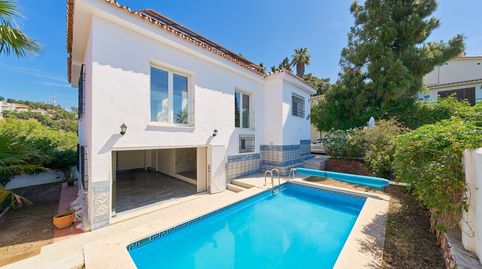 CHALET INDEPENDIENTE CON VISTAS AL MAR Y PISCINA