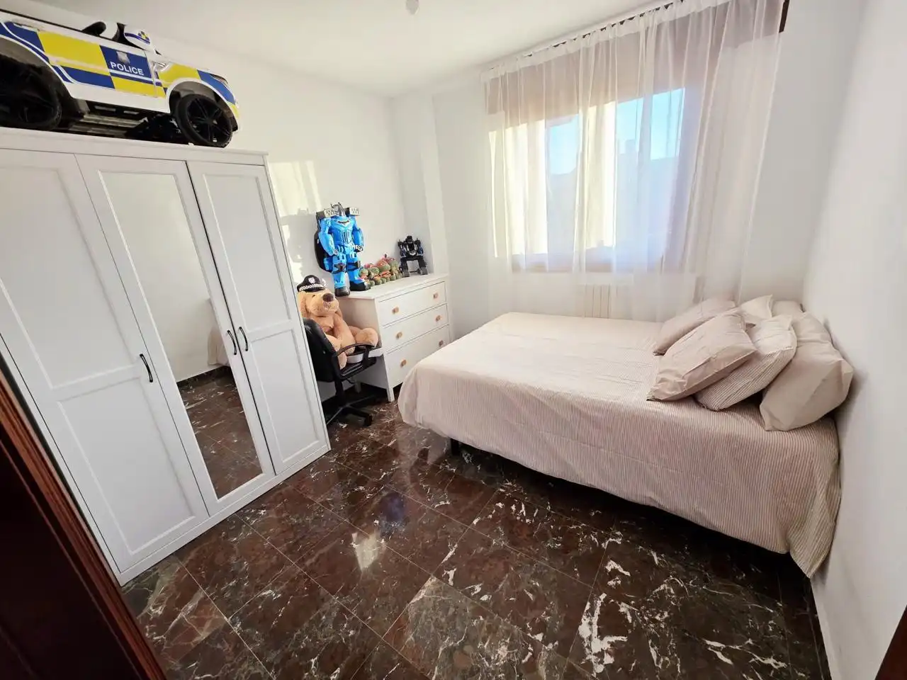 Habitación de Piso en venta en Zaragoza con Aire acondicionado, Calefacción y Jardín privado