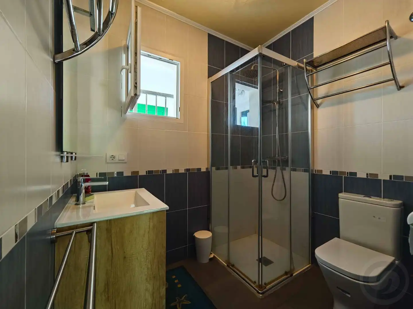 Bathroom of Houses for sale in Montgrí
