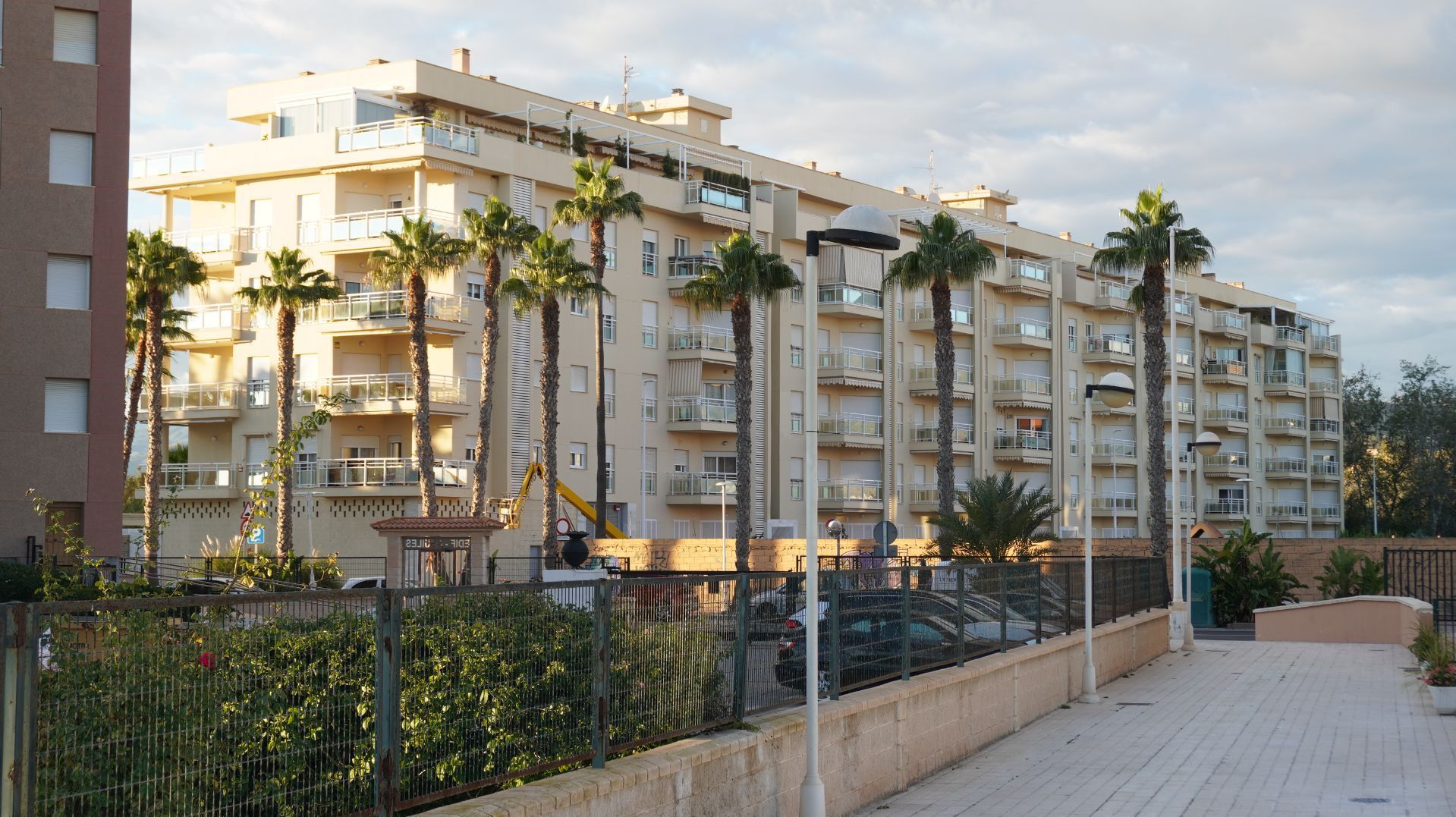 Exterior view of Flat for sale in Motril  with Air Conditioner, Terrace and Community pool