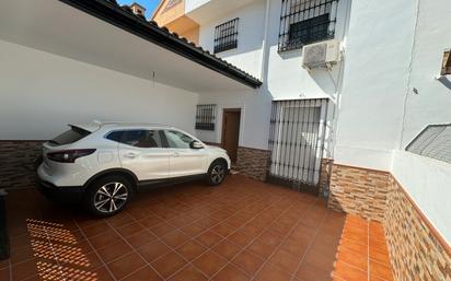 Exterior view of House or chalet for sale in Dos Hermanas  with Terrace and Balcony