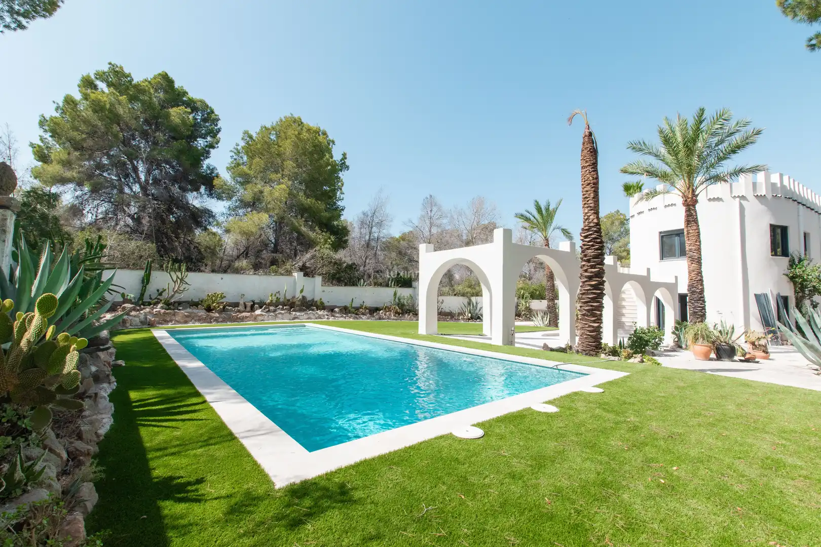 Swimming pool of Houses for sale in L'Alfàs del Pi  with Air Conditioner, Terrace and Storage room