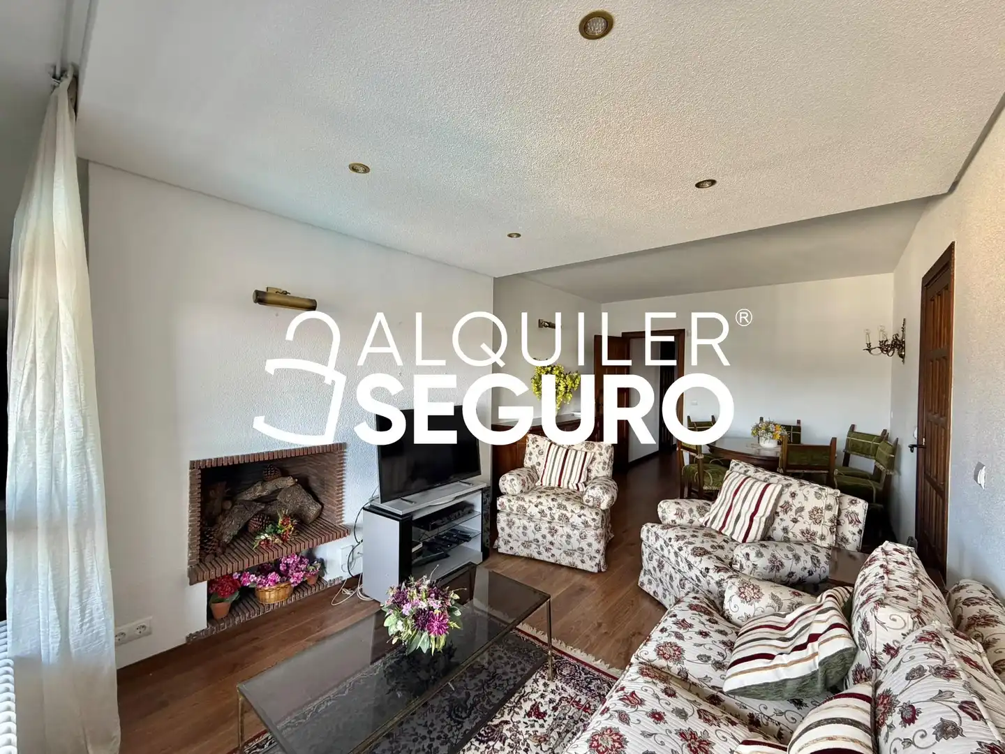 Living room of Flat for rent in El Escorial  with Heating, Terrace and Swimming Pool
