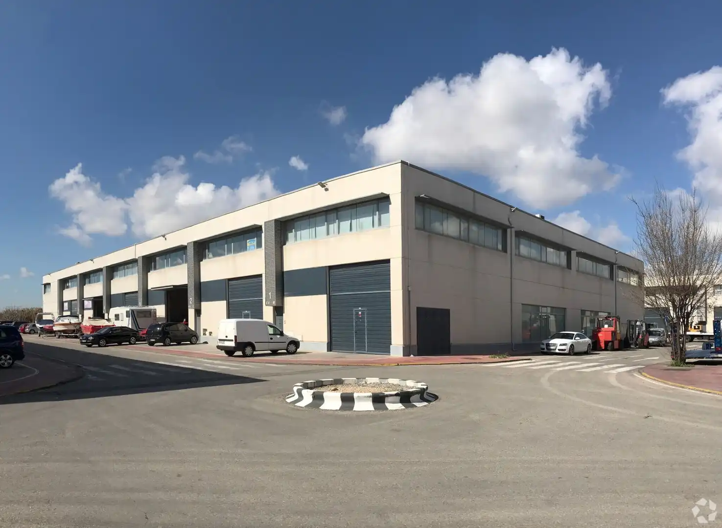 Vista exterior de Nau industrial en venda en Meco