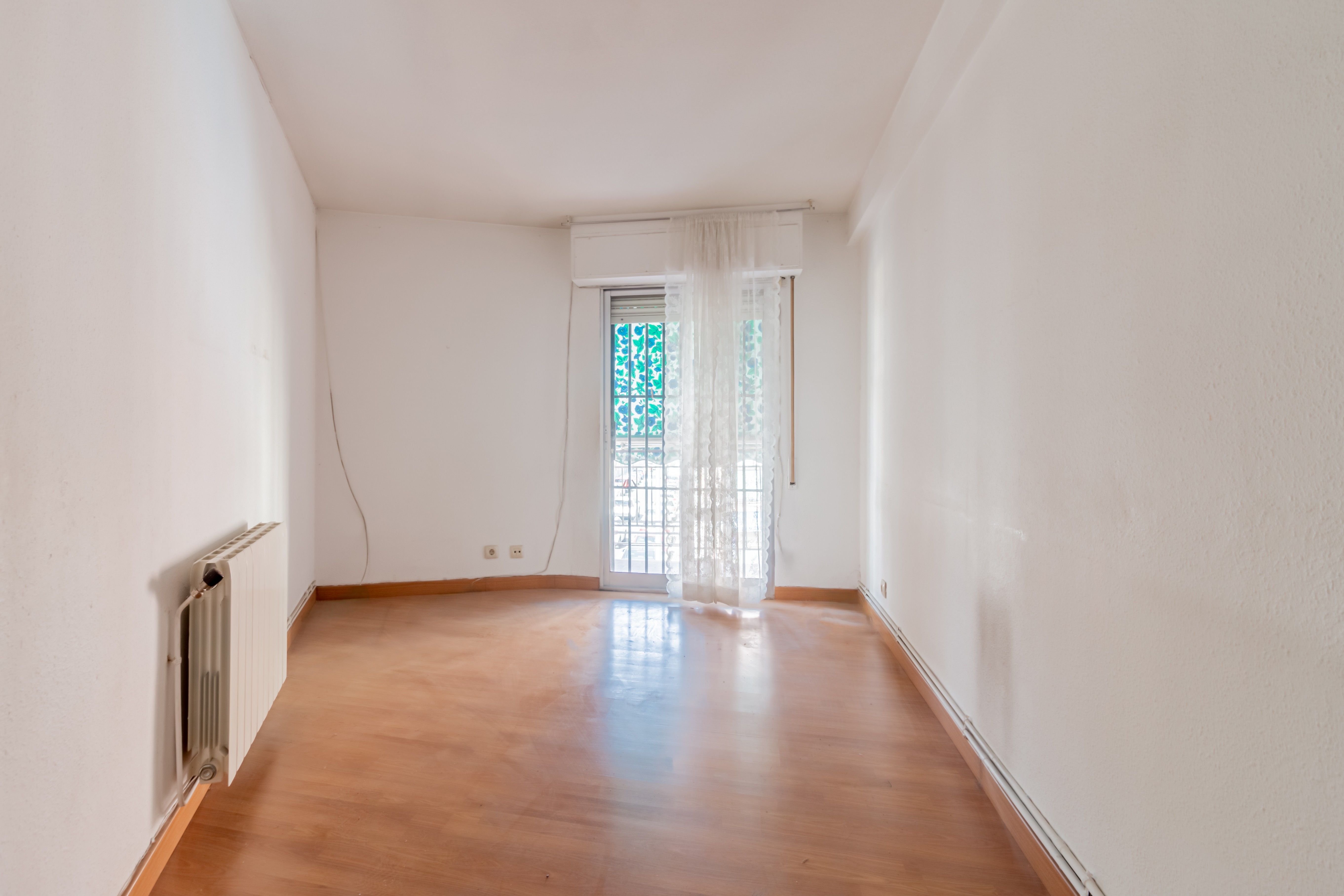 Habitación de Piso en venta en  Madrid Capital con Calefacción y Terraza