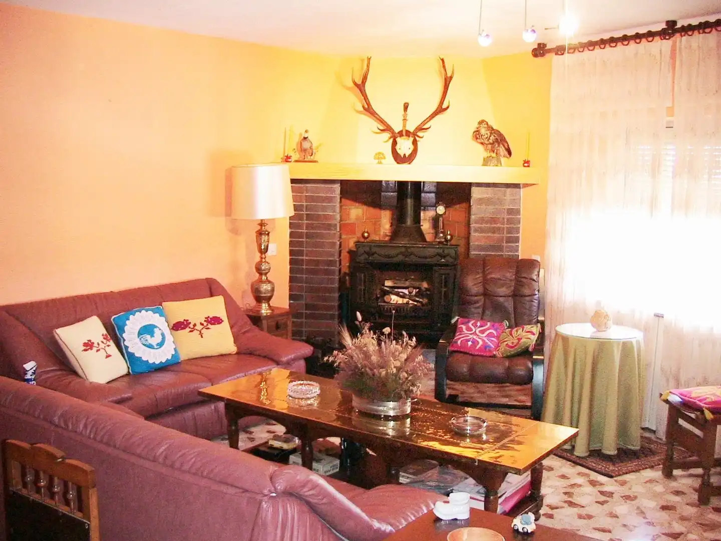 Sala de estar de Casa o chalet en venta en Almenara de Adaja con Terraza, Trastero y Horno