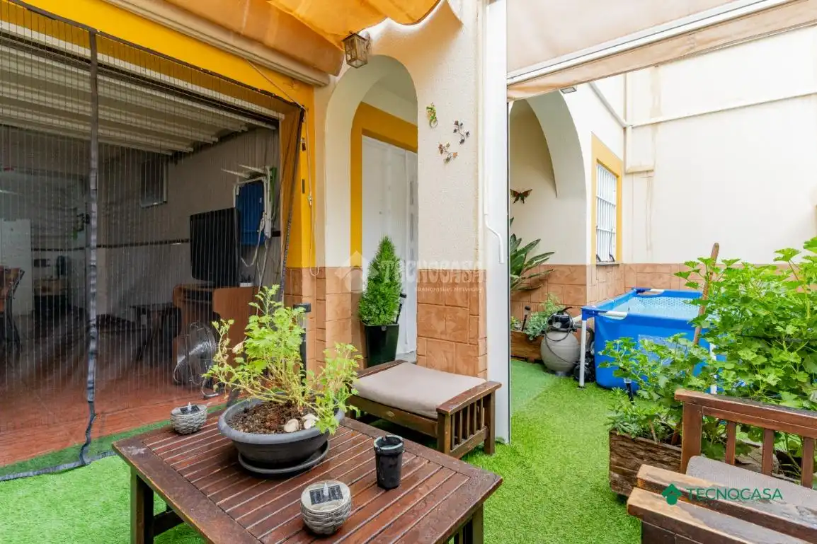 Casa aparellada en venda a Las Cabañuelas