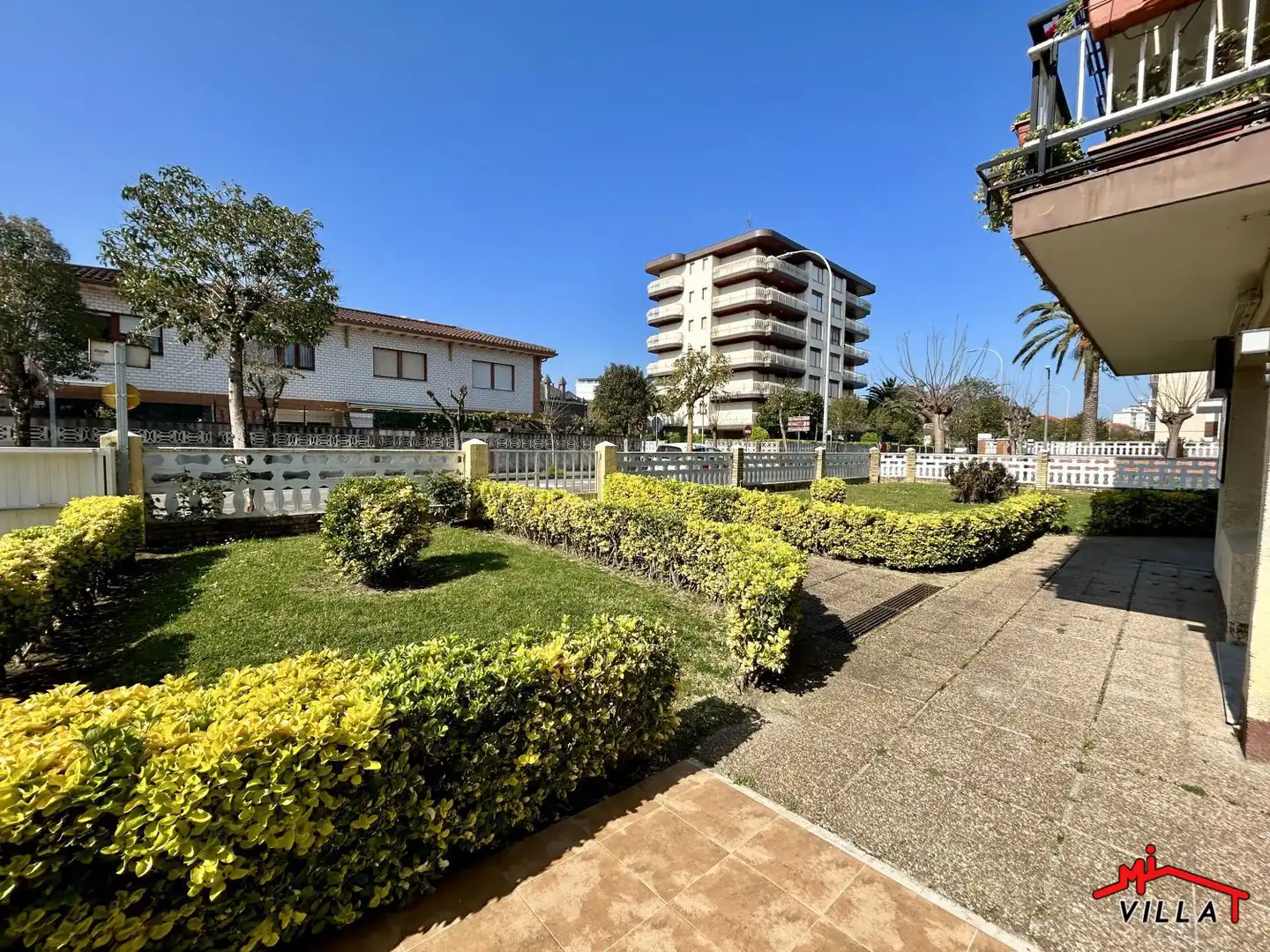 Vista exterior de Piso en venta en Laredo con Terraza y Amueblado