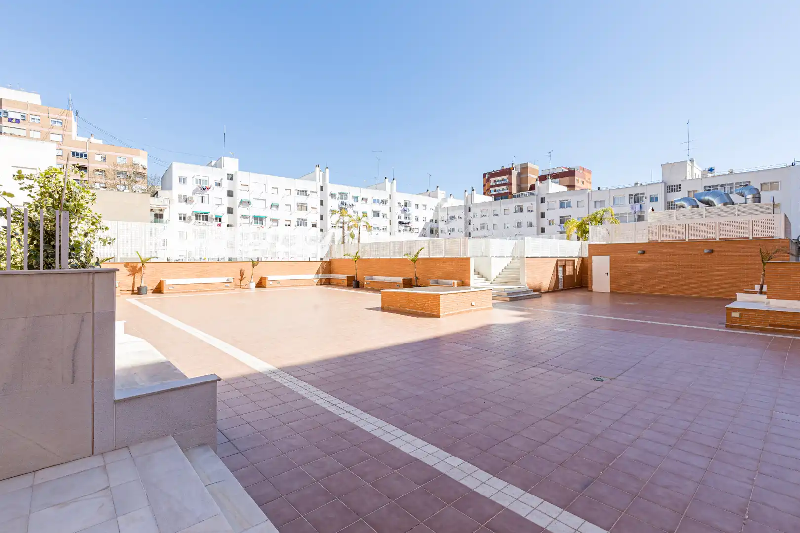 Pis d'obra nova amb terrassa en venda a Avenida Reina Victoria Eugenia 2, imagen 10