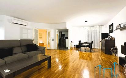 Living room of Flat for sale in Sabadell  with Air Conditioner, Heating and Terrace