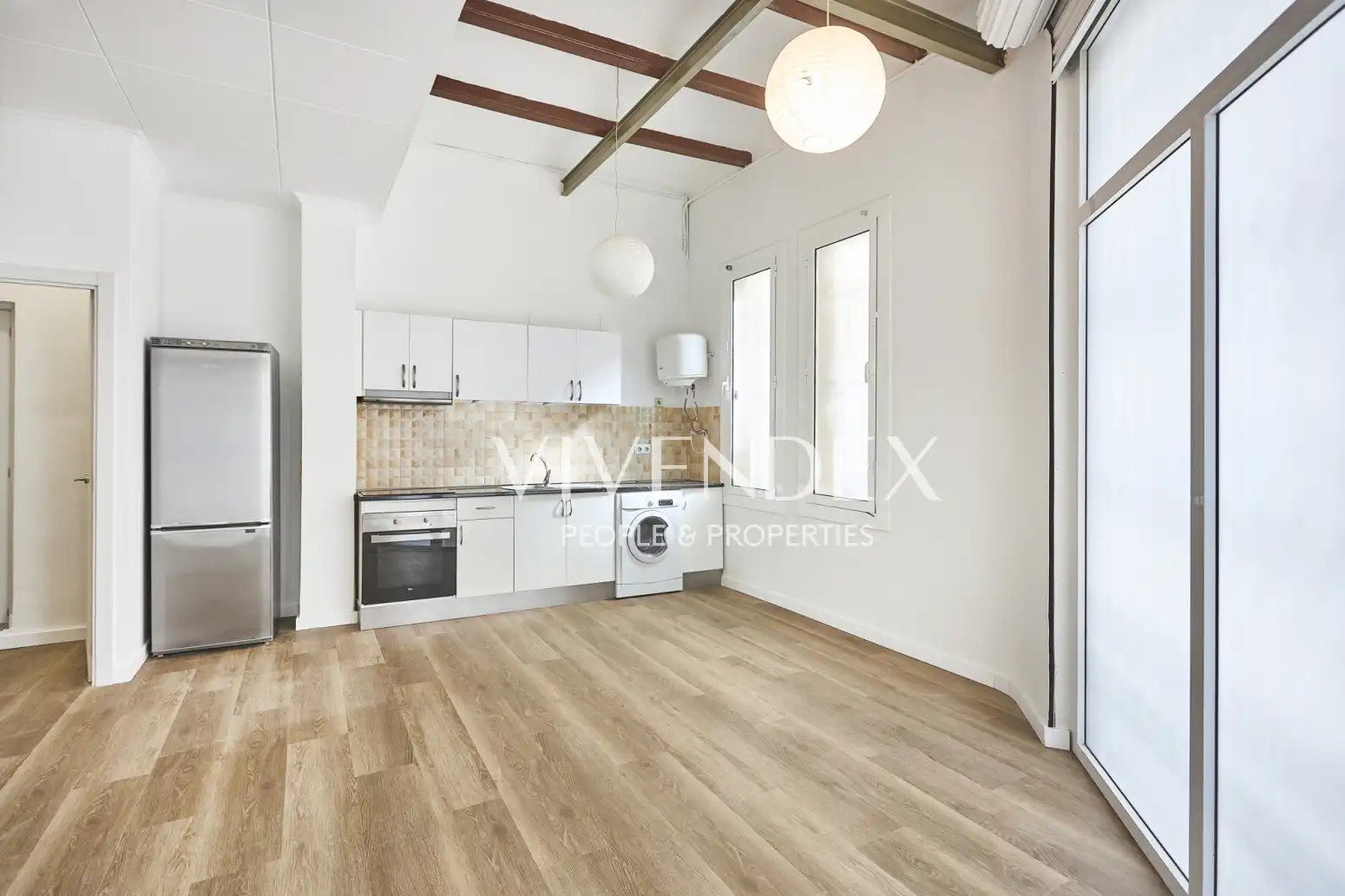 Außenansicht von Wohnung zum Verkauf in L'Hospitalet de Llobregat mit Parkett