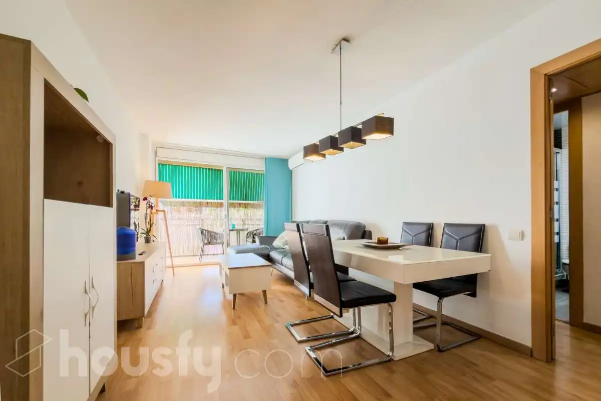 Living room of Flat for sale in Barcelona  with Air Conditioner, Parquet flooring and Terrace