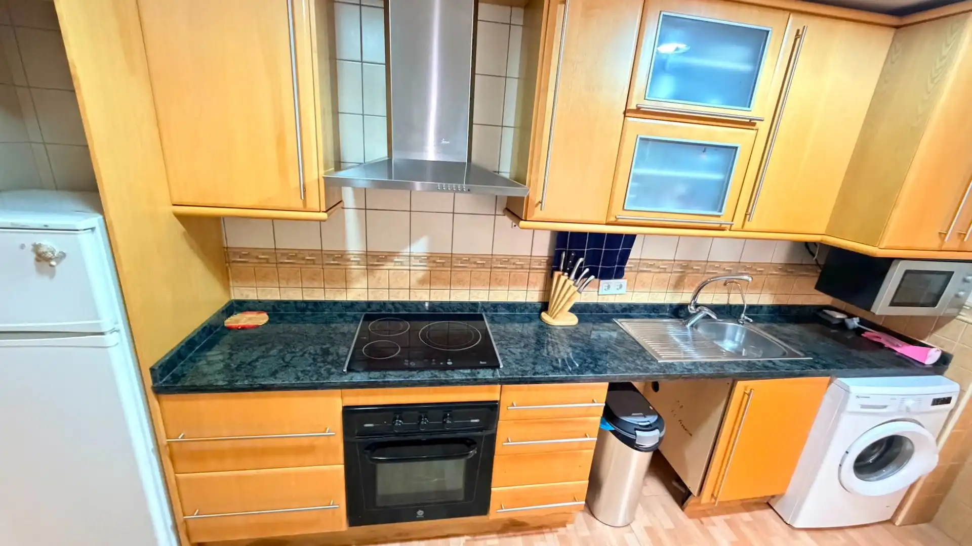 Cuina de Apartament en venda en Los Montesinos amb Terrassa i Moblat