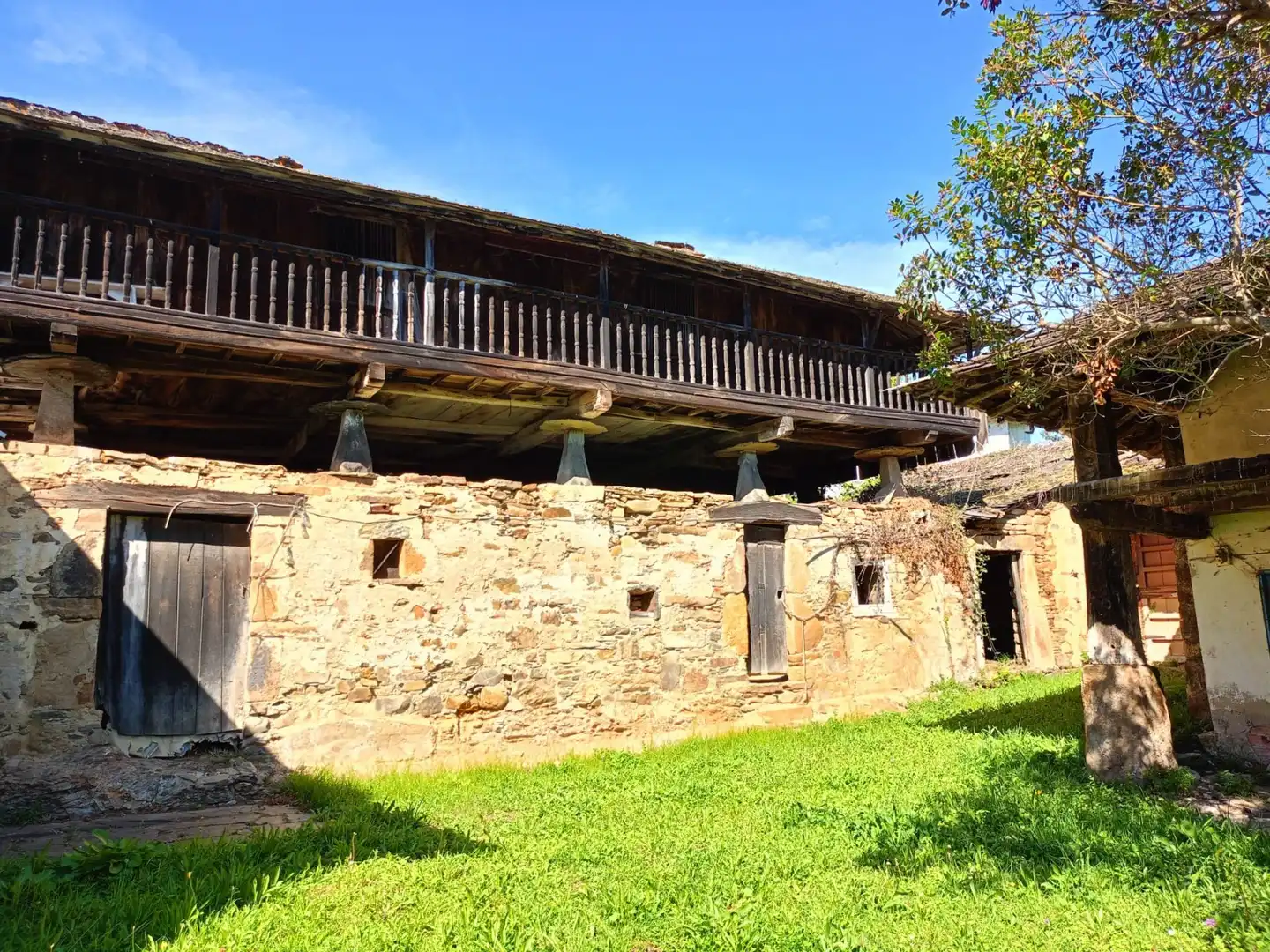 Houses for sale in Valdés - Luarca