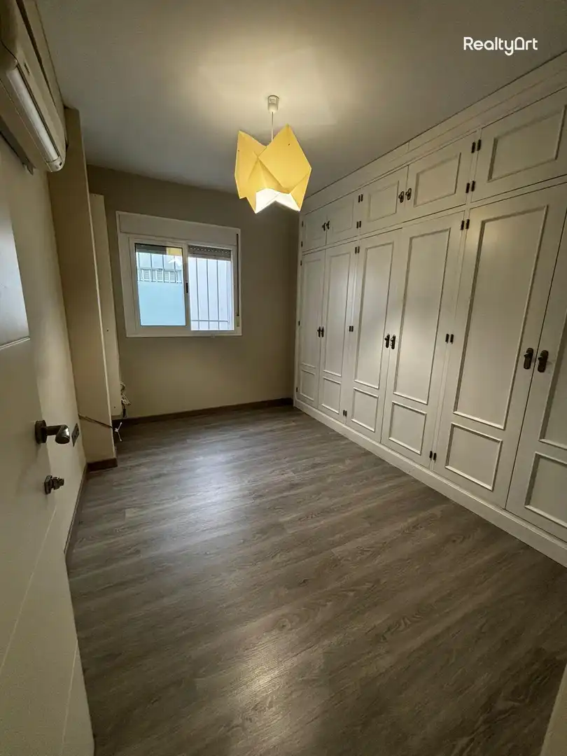 Bedroom of Flat for sale in Sevilla  with Air Conditioner, Heating and Terrace