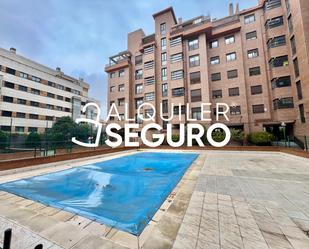 Swimming pool of Flat to rent in  Madrid Capital  with Air Conditioner, Heating and Swimming Pool