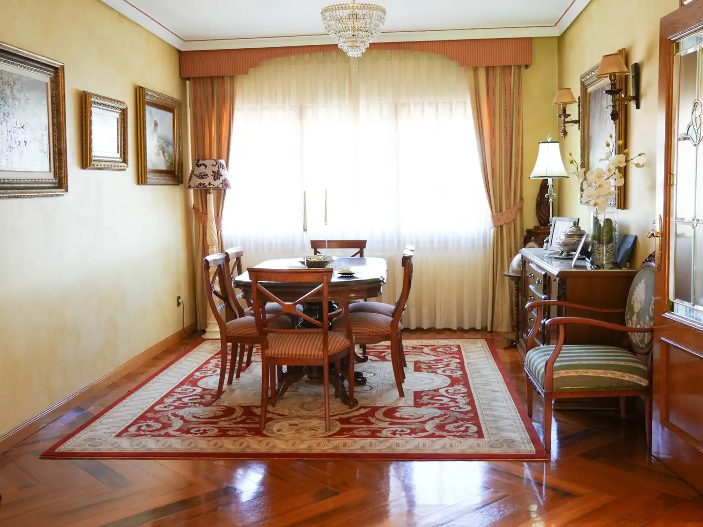 Comedor de Casa o chalet en venta en Aranjuez con Aire acondicionado, Calefacción y Jardín privado