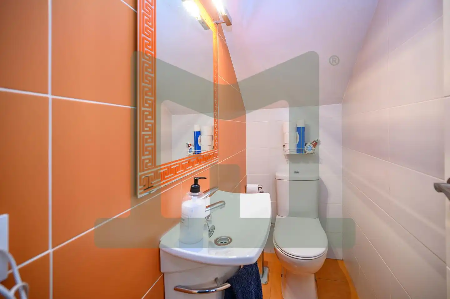 Badezimmer von Einfamilien-Reihenhaus zum Verkauf in Griñón mit Klimaanlage, Heizung und Privatgarten