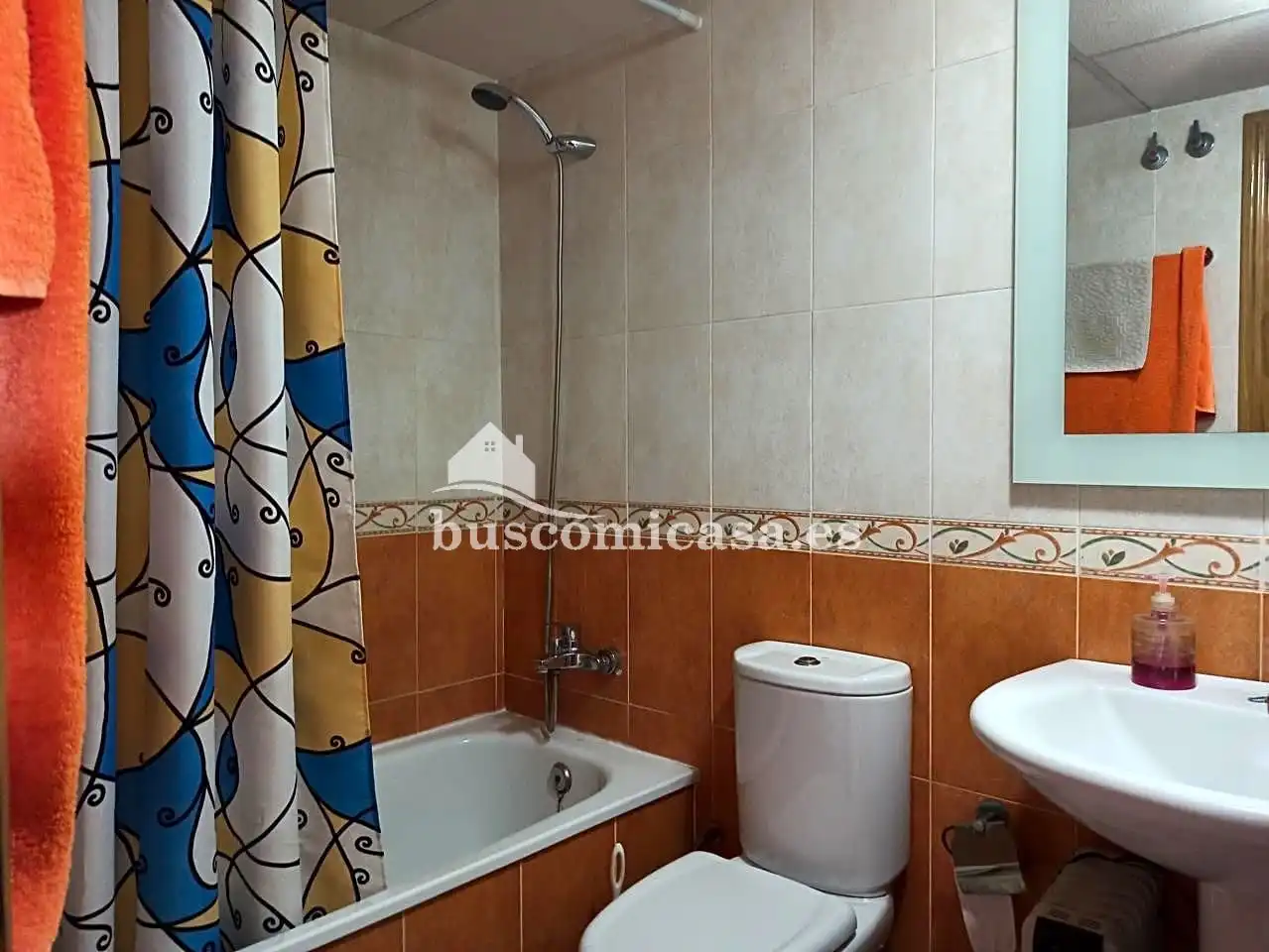 Badezimmer von Dachboden zum Verkauf in Torredelcampo mit Klimaanlage, Terrasse und Abstellraum