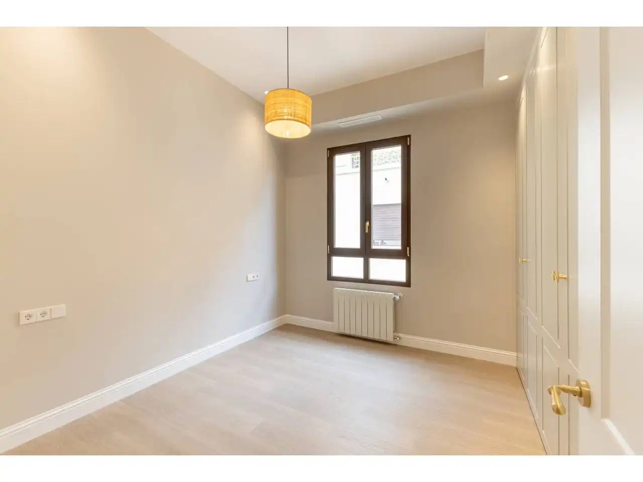 Bedroom of Flat for sale in Valencia  with Air Conditioner, Heating and Parquet flooring