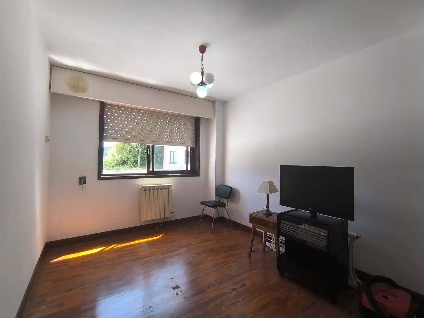 Wohnzimmer von Wohnung zum Verkauf in Oleiros mit Heizung, Parkett und Abstellraum
