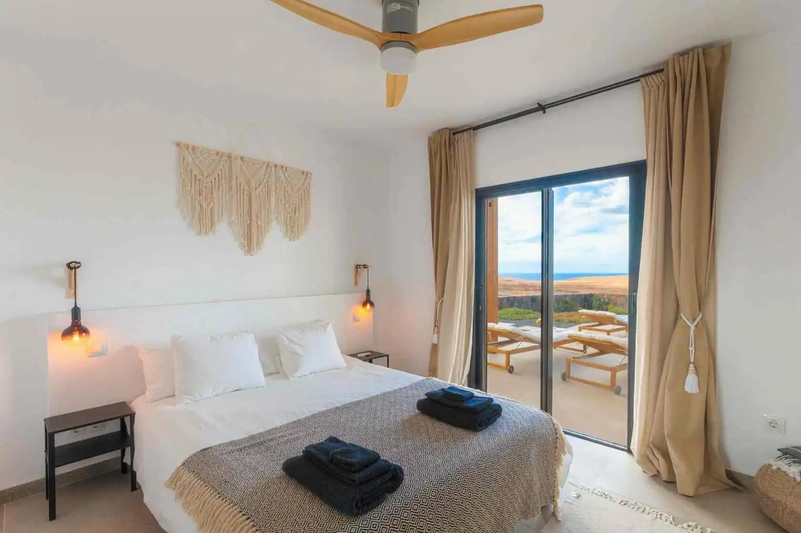 Dormitori de Casa o xalet en venda en La Oliva amb Jardí privat, Terrassa i Traster