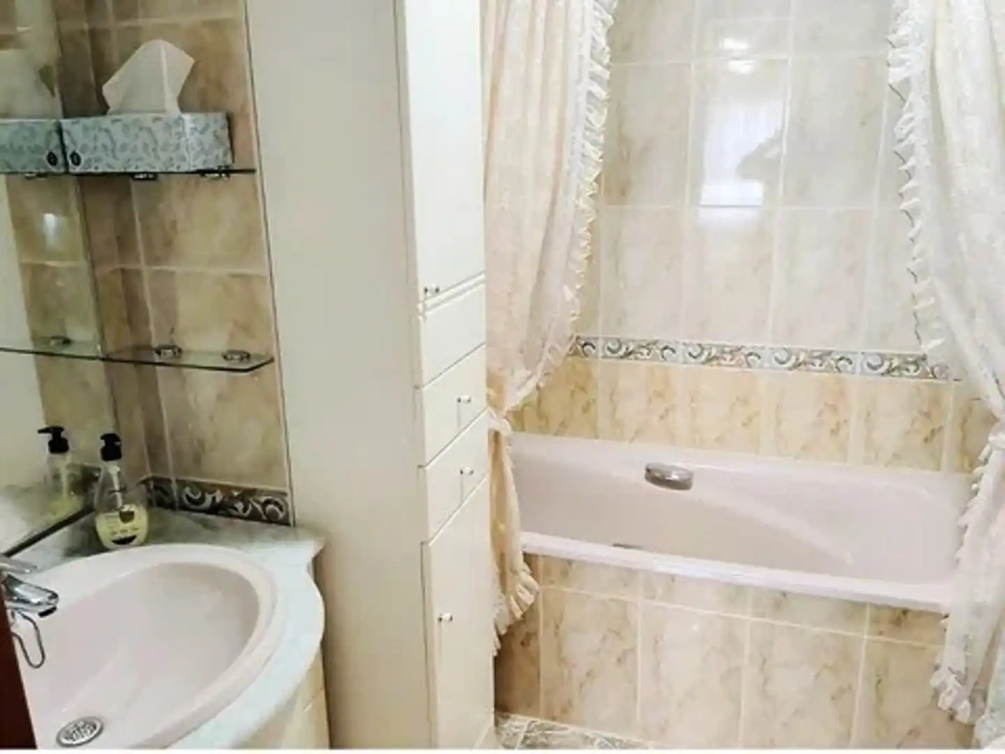 Bathroom of Apartments for sale in Catarroja  with Furnished