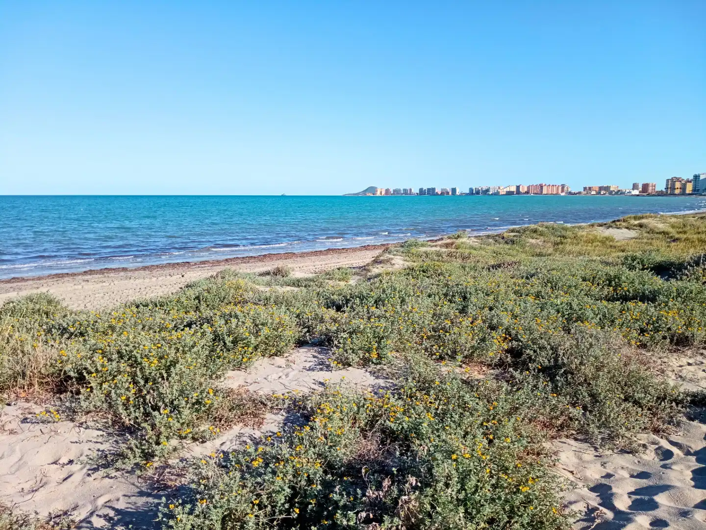 Piso en venta en La Manga del Mar Menor con Aire acondicionado, Amueblado y Horno