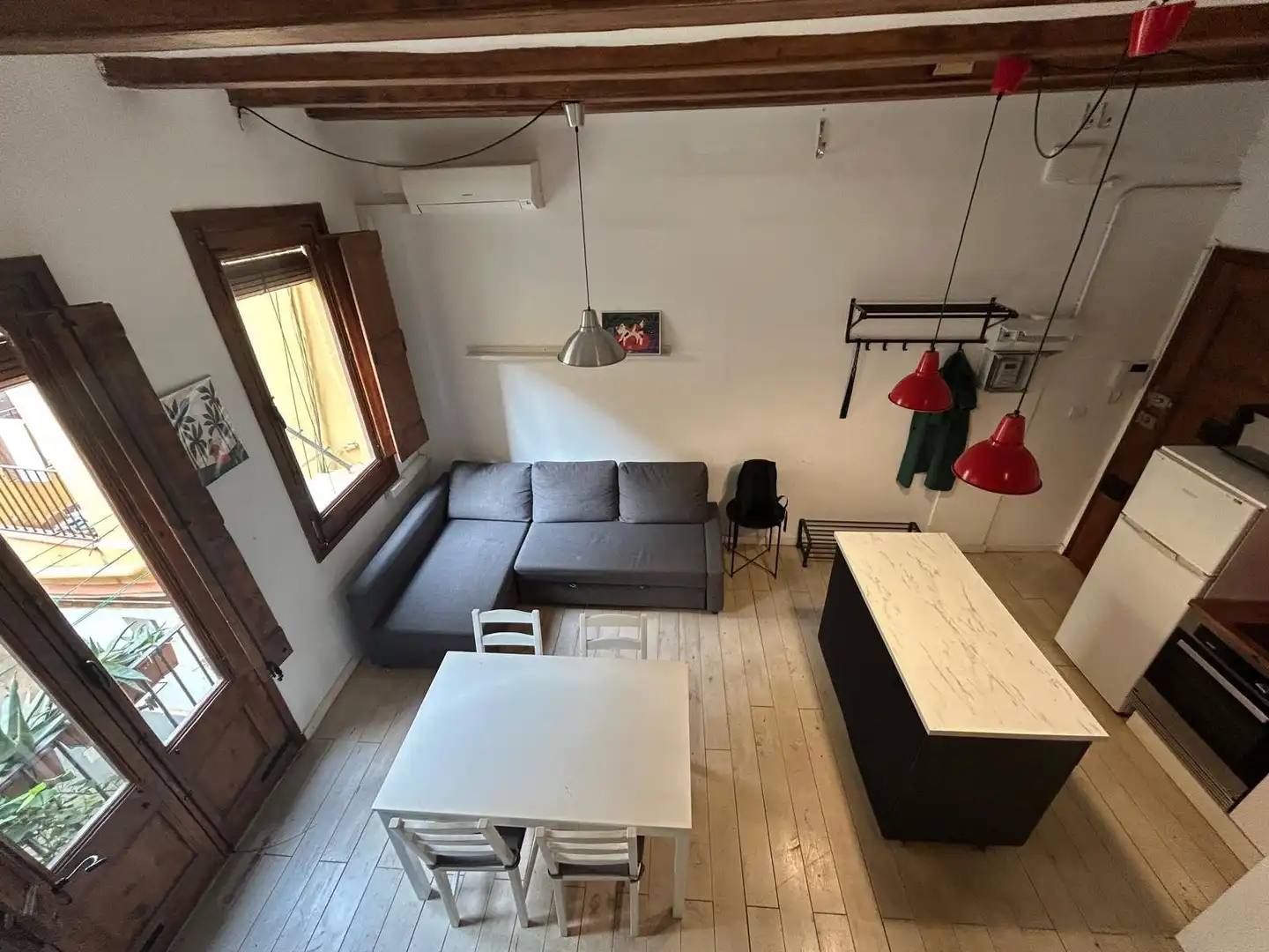 Wohnzimmer von Wohnung zur Miete in Barcelona mit Klimaanlage, Parkett und Möbliert
