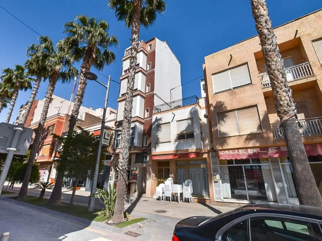 Vista exterior de Piso en venta en Puerto Lumbreras