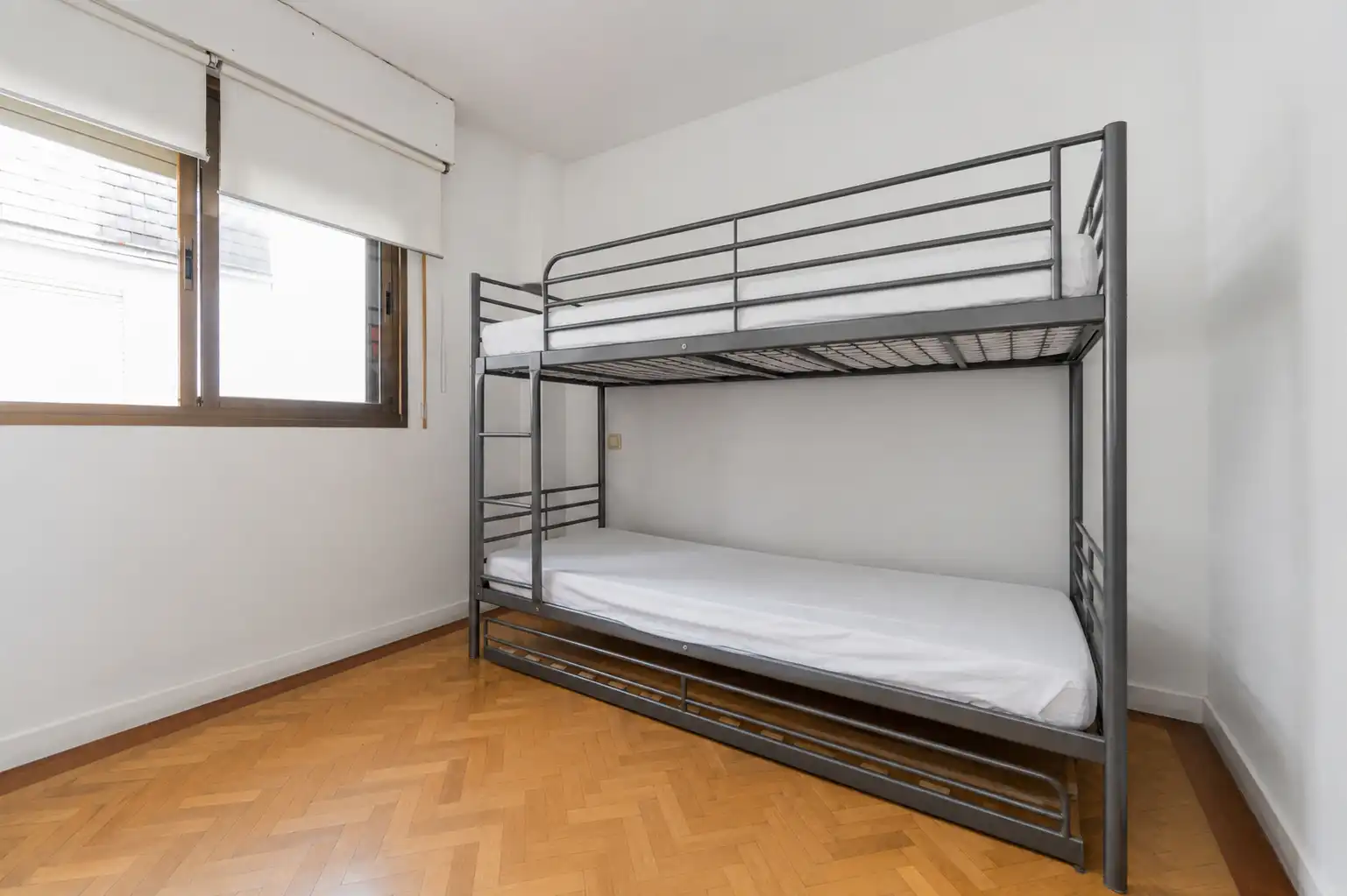 Habitación de Dúplex en venta en Las Rozas de Madrid con Aire acondicionado, Calefacción y Trastero