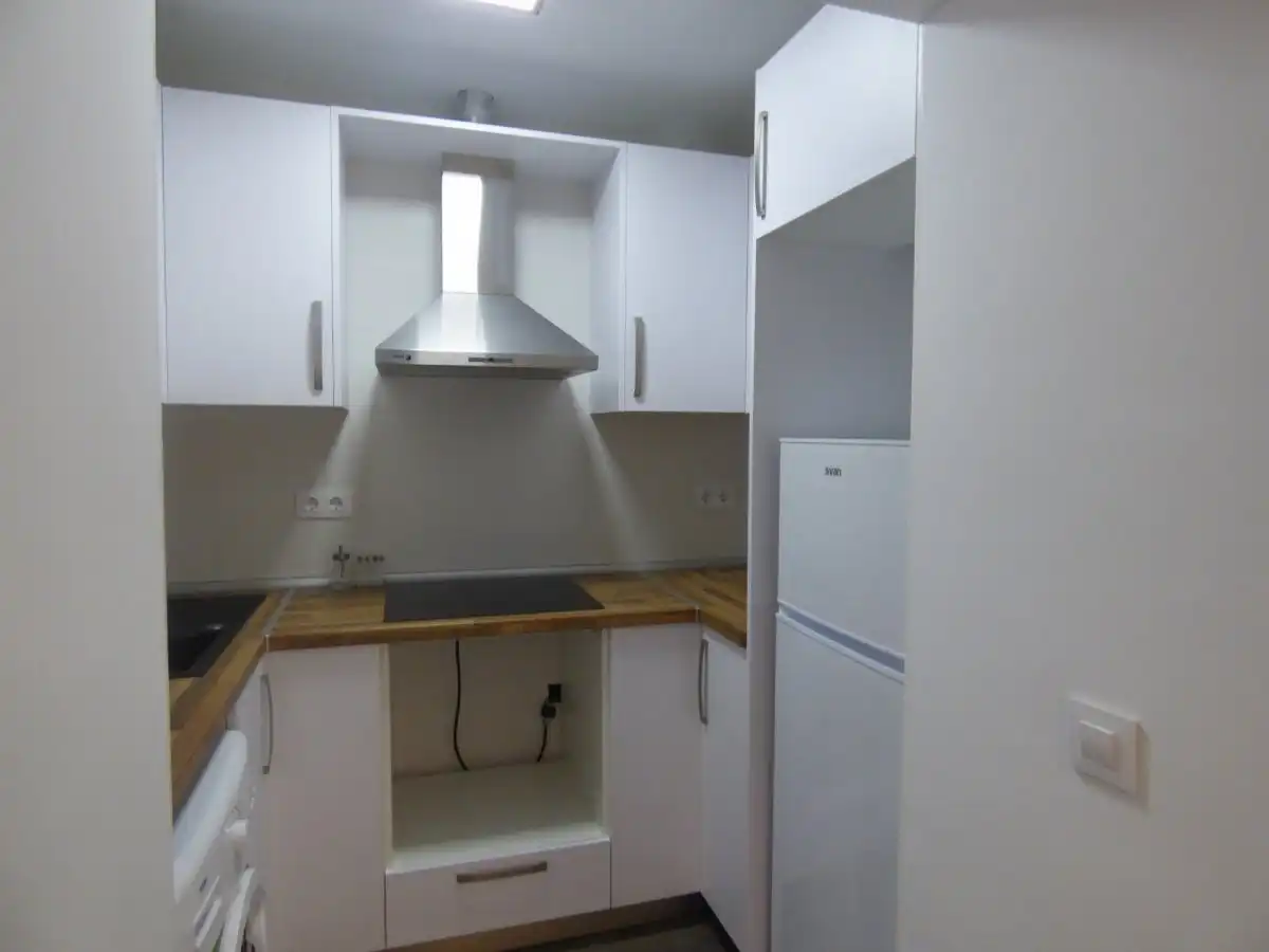 Cocina de Piso en venta en Almería con Calefacción, Terraza y Amueblado