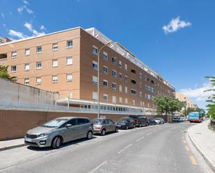 Vista exterior de Àtic en venda en  Granada Capital amb Aire condicionat i Terrassa