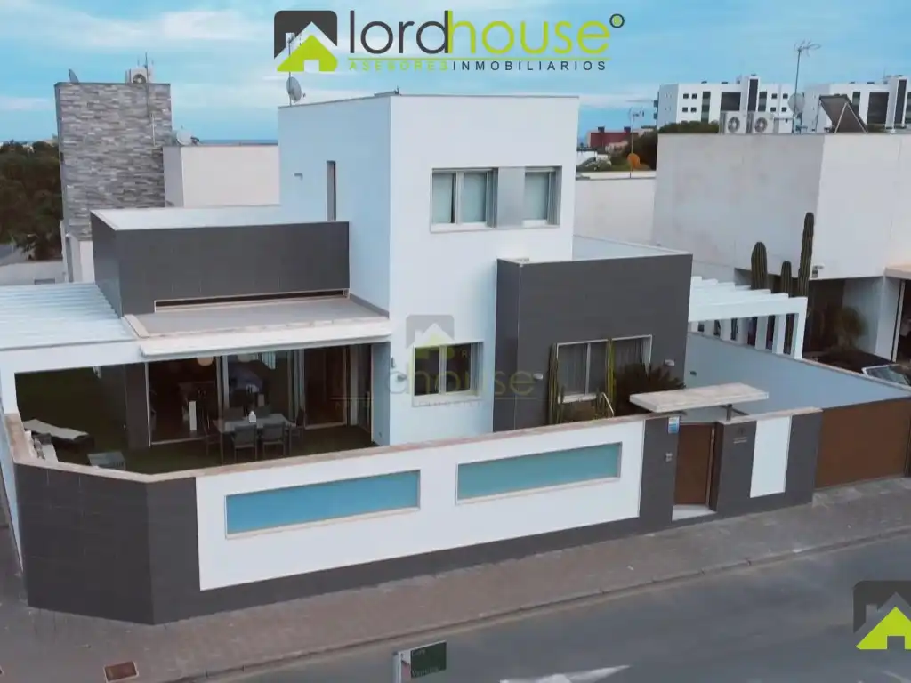Casa en venda a Calle Venecia, imagen 3