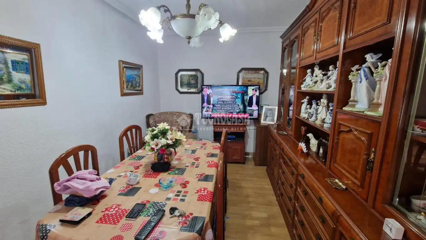 Comedor de Piso en venta en Madrid con Calefacción
