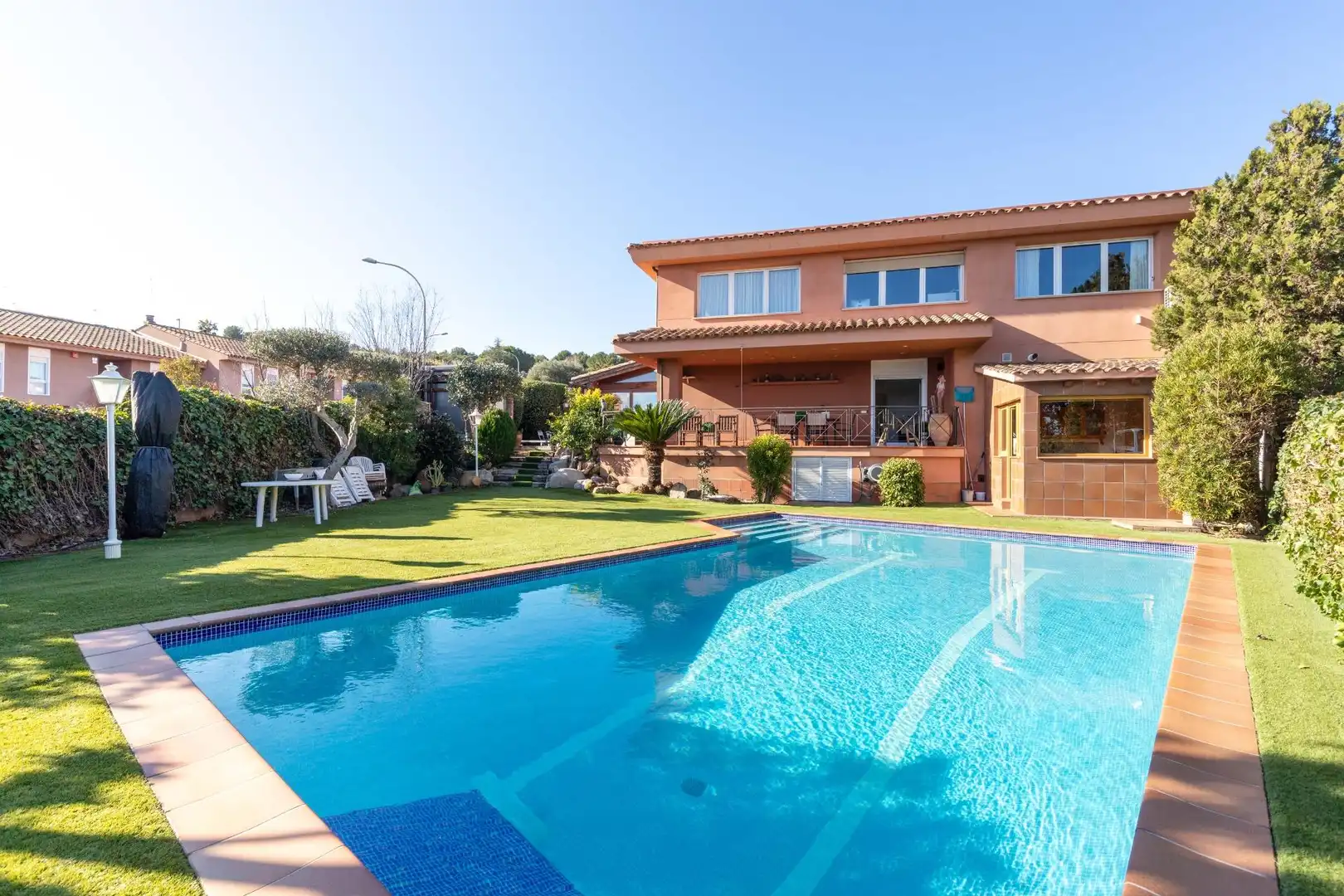 Piscina de Casa o xalet en venda en Sant Quirze del Vallès amb Aire condicionat, Jardí privat i Parquet