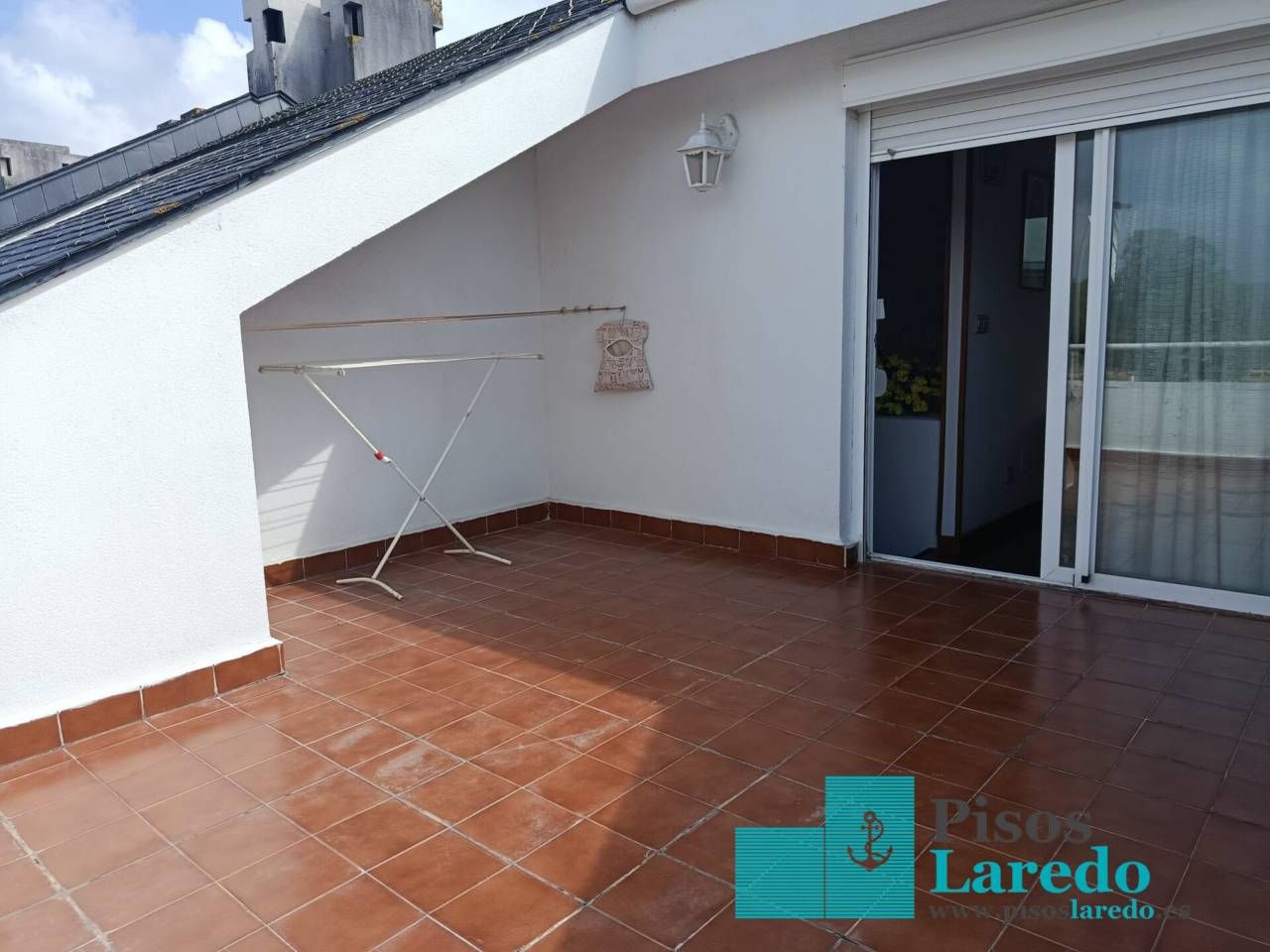 Terrassa de Casa adosada en venda en Laredo amb Calefacció, Jardí privat i Terrassa