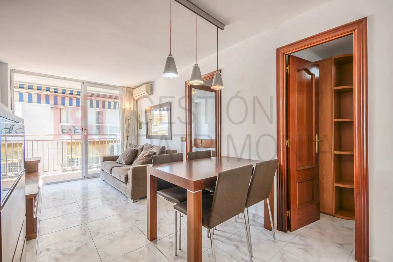 Sala de estar de Piso en venta en Calella con Aire acondicionado, Horno y Balcón