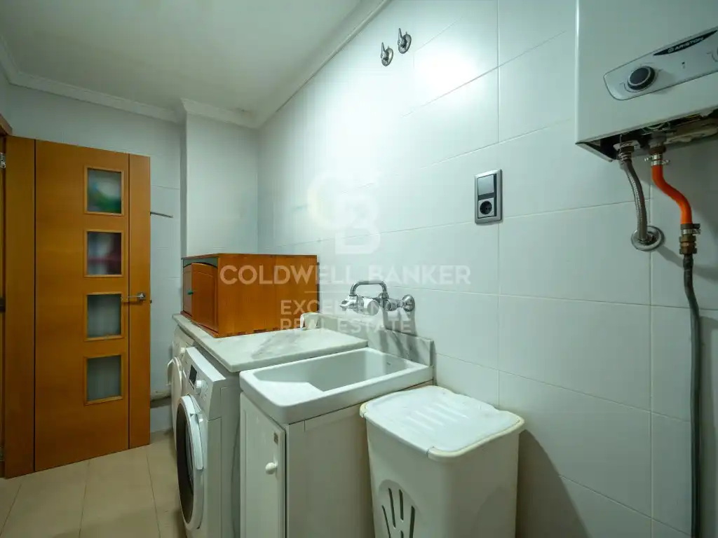 Houses for sale in Oliva  with Air Conditioner, Terrace and Swimming Pool