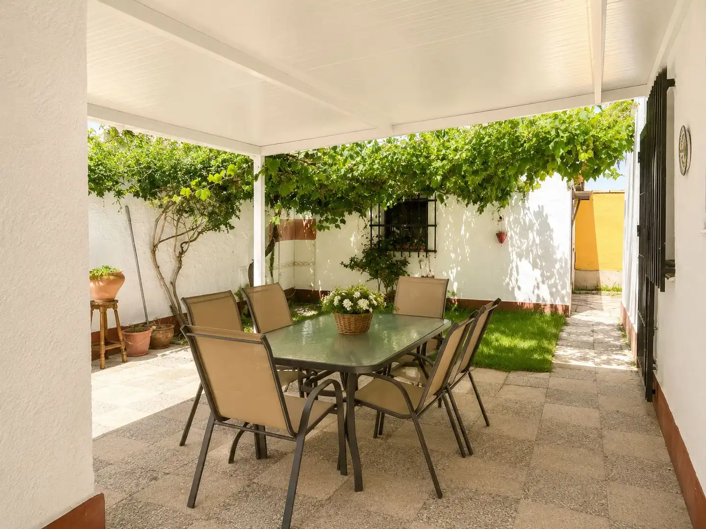 Terrace of Detached homes for rent in Chiclana de la Frontera  with Air Conditioner, Furnished and Oven