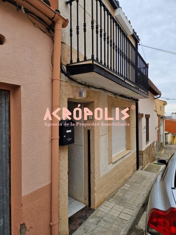 Vista exterior de Casa o xalet en venda en Benavente amb Calefacció