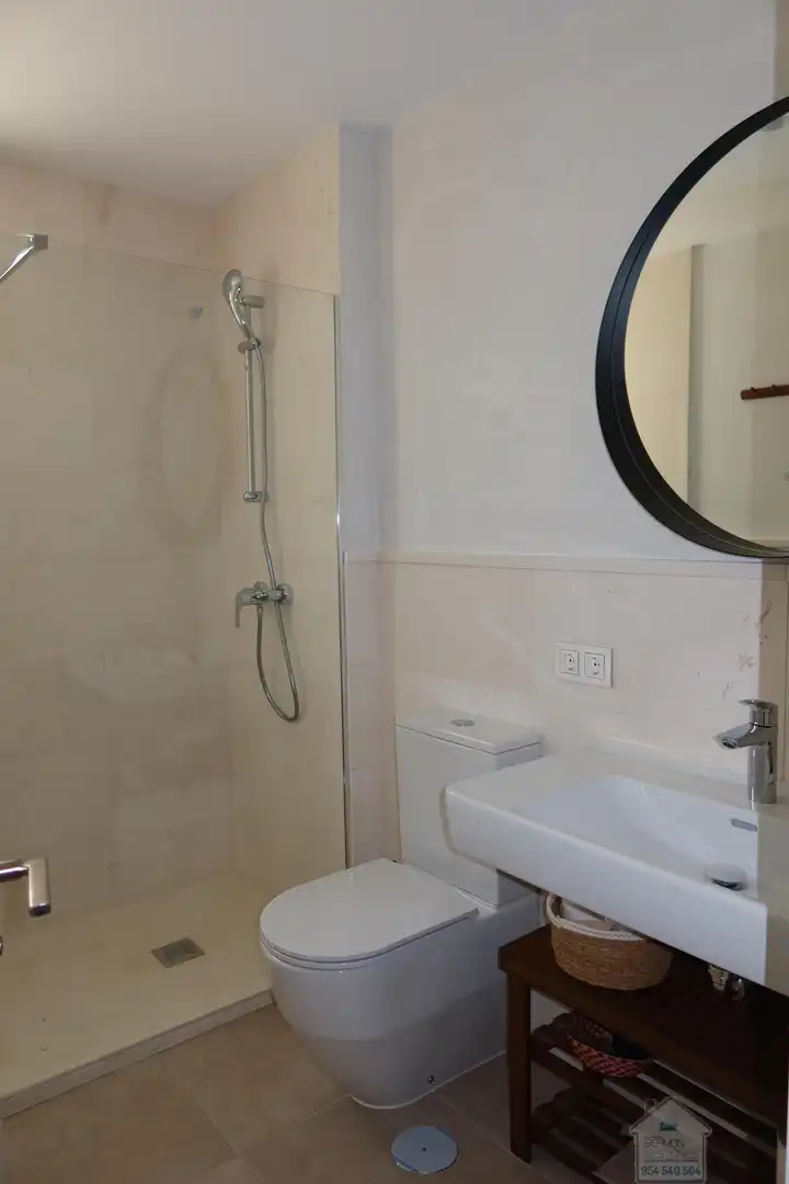 Bathroom of Houses for rent in Dos Hermanas  with Air Conditioner, Terrace and Storage room