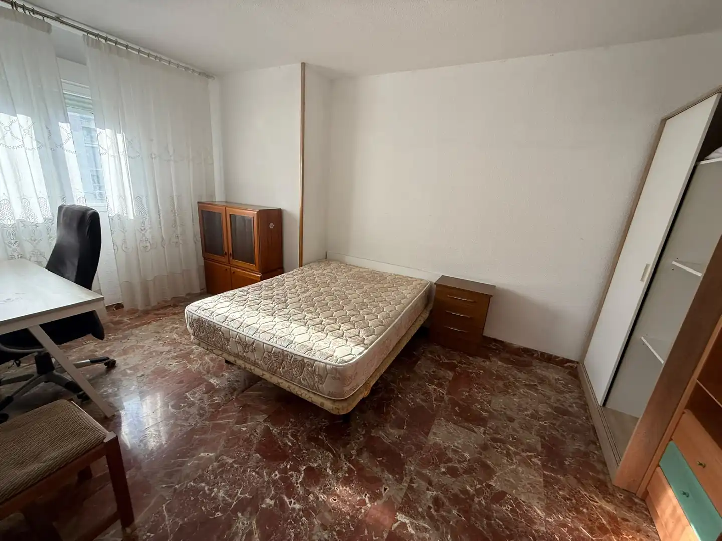Schlafzimmer von Wohnung zur Miete in Granada mit Klimaanlage, Heizung und Möbliert