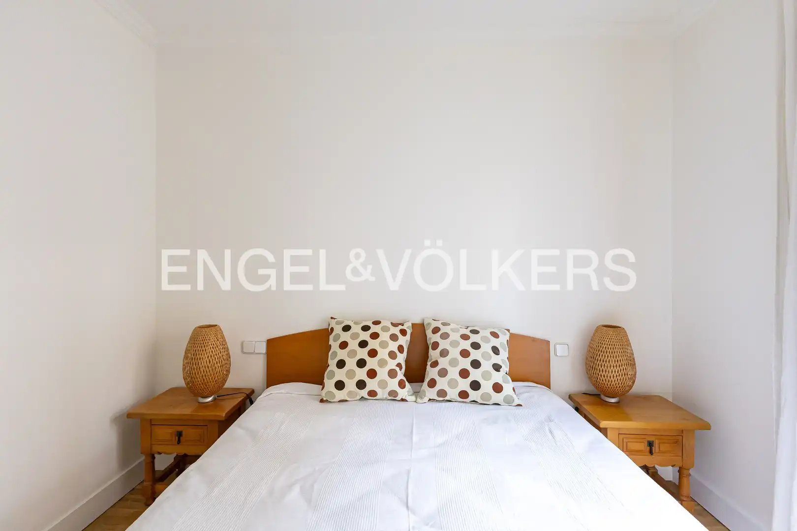 Bedroom of Flat for sale in Madrid  with Air Conditioner, Heating and Balcony