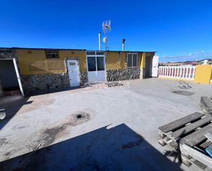 Exterior view of Single-family semi-detached for sale in Badajoz Capital  with Air Conditioner, Terrace and Storage room