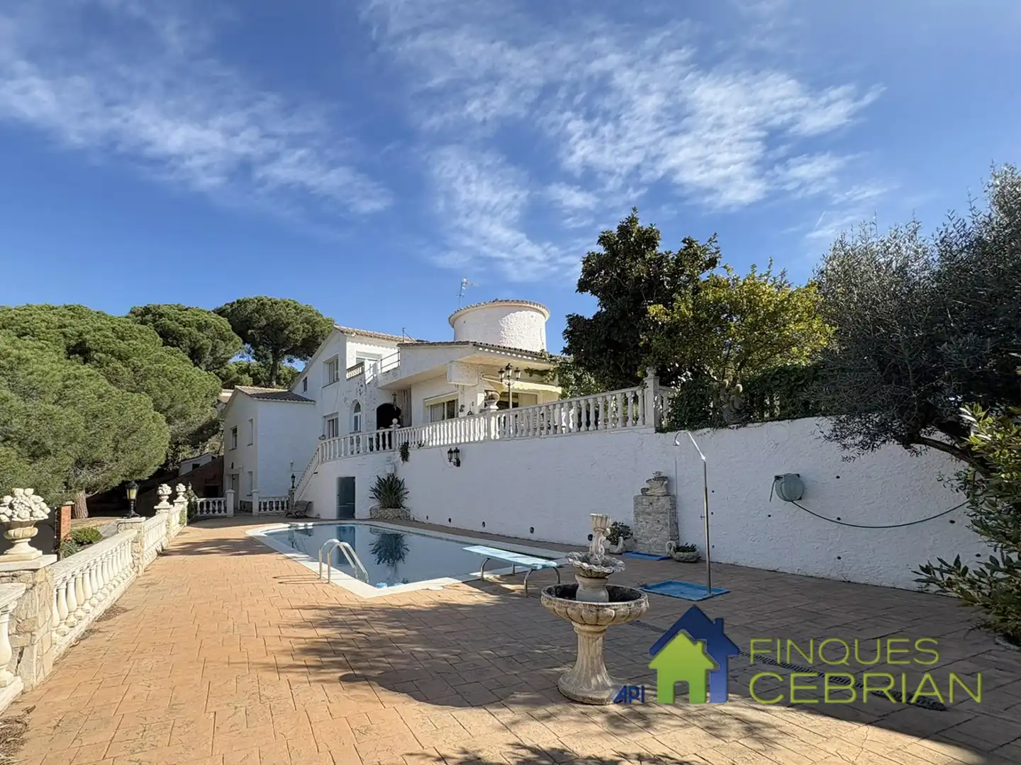 Vista exterior de Casa o chalet en venta en Alella con Calefacción, Terraza y Trastero