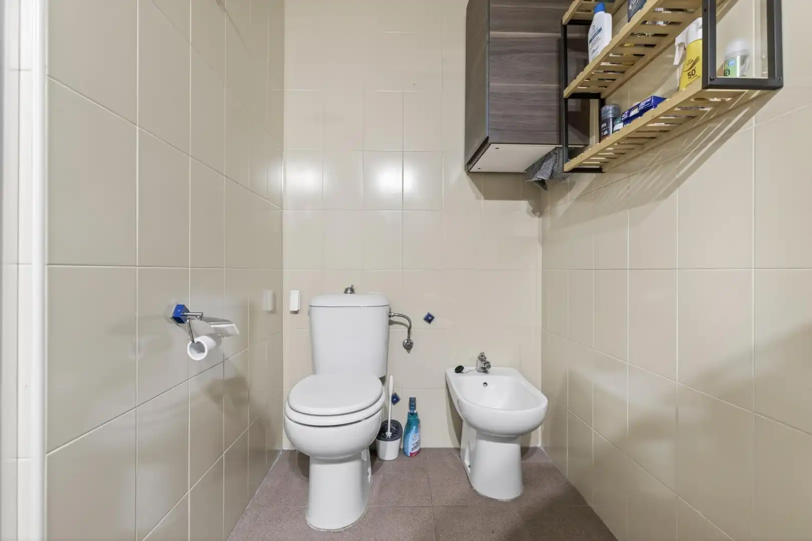 Baño de Piso en venta en Sevilla con Aire acondicionado, Terraza y Piscina comunitaria